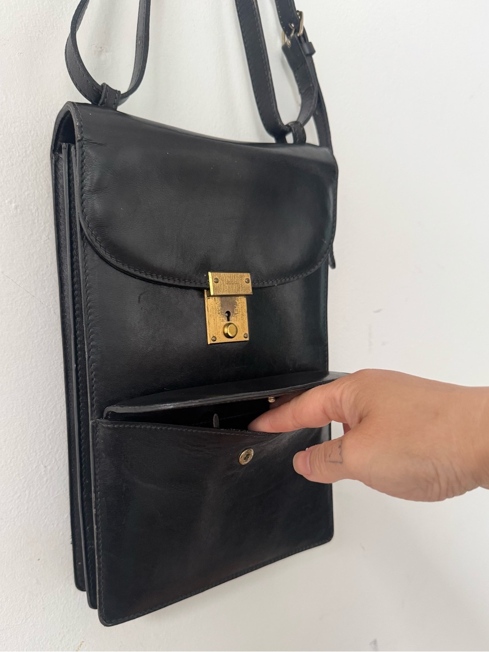 GUCCI vintage convertible locking leather satchel - Picture 7 of 16